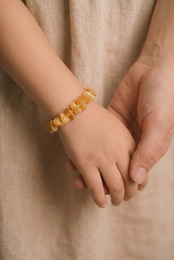 Baby/Kind – Bernsteinarmband – Chips – Rohperlen – 14 cm – Butter
