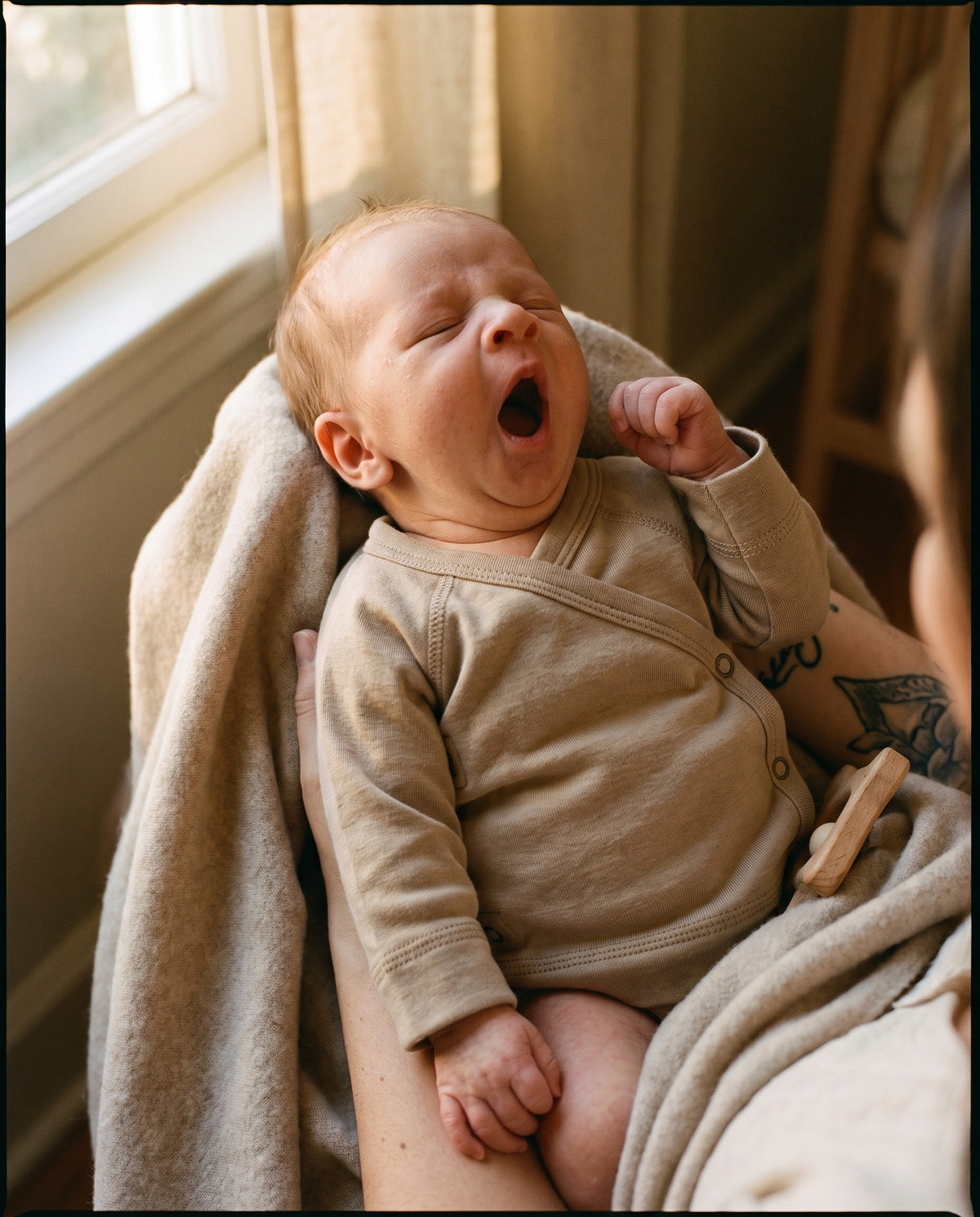Baby wollen overslagtrui – Merinowol - Oxford Tan