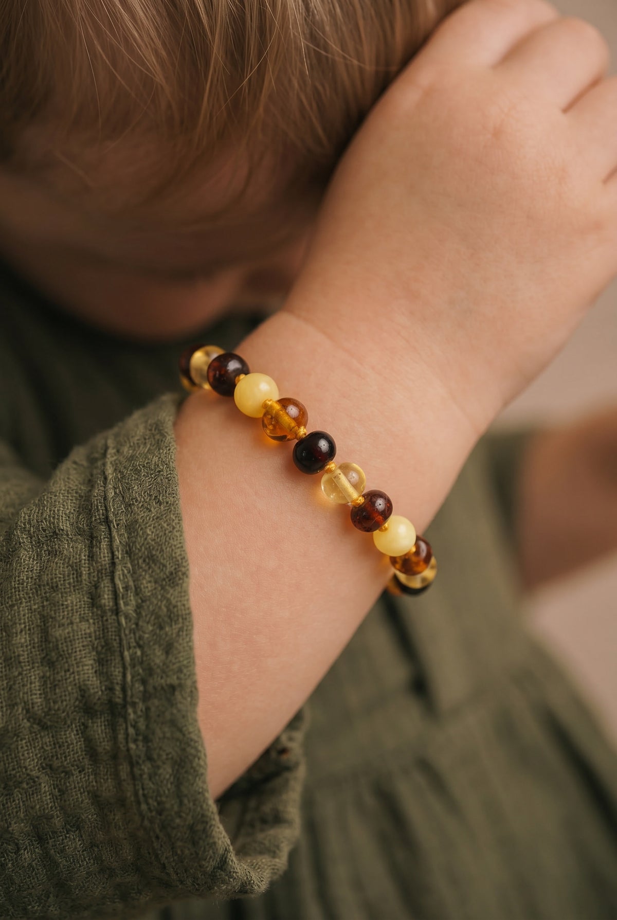 Baby/Kind – Bernsteinarmband – runde Rohperlen – 14 cm – Cognac