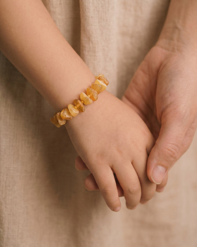Baby/Kind – Bernsteinarmband – Chips – Rohperlen – 14 cm – Butter