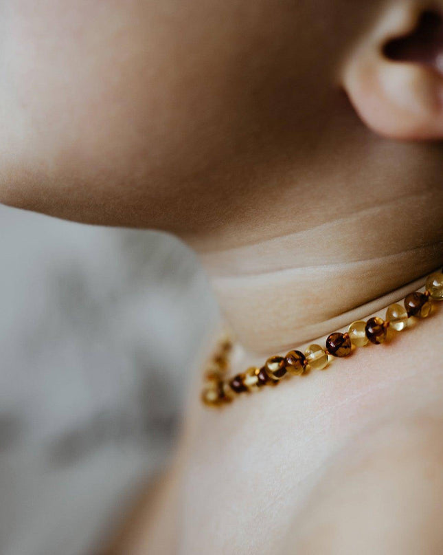 Baby/Kind – Barnsteen ketting – ronde kraaltjes – 33cm - Citroen & honing - Lille Barn - With ♥ for the smallest