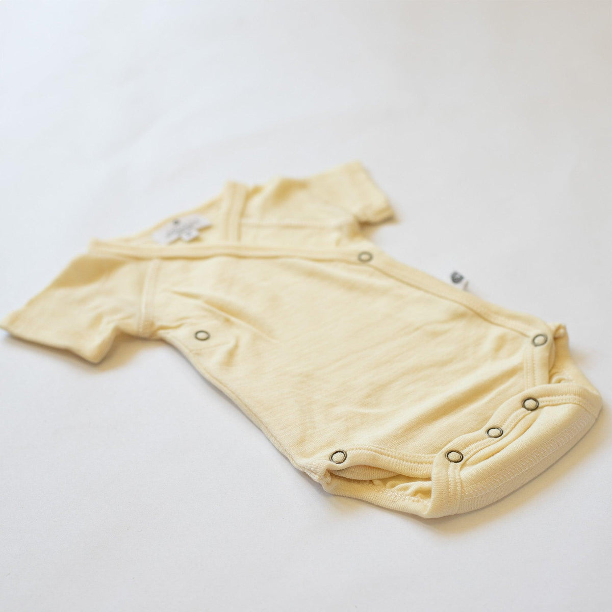Ulds overslags romper kort ærme – Merinowol - Naturel - Lille Barn - With ♥ for the smallest