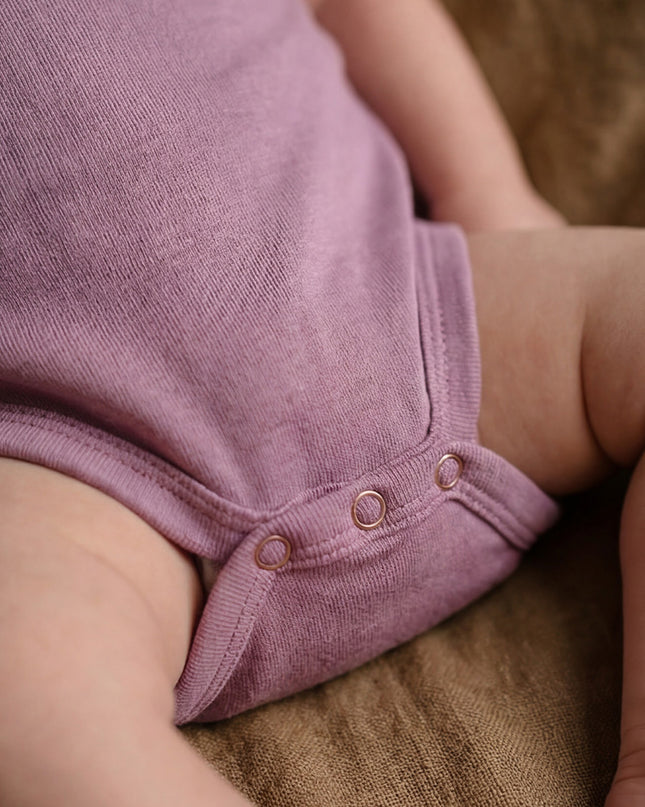 Wollen Overslagromper korte mouw – Merinowol - Lavender Mist