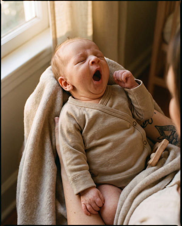 Baby wollen overslagtrui – Merinowol - Oxford Tan