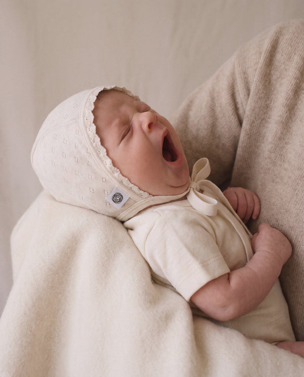 Wool bow bonnet in pointelle - merino wool - Naturel