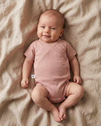 Wollen Overslagromper korte mouw – Merinowol - Misty Rose