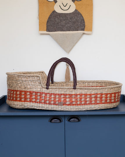 Moses basket - Moses cradle made of seagrass - Muna